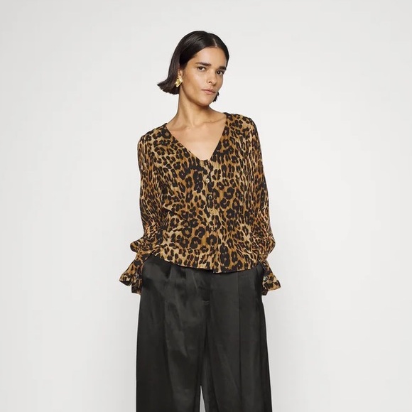 MILLY leopard print blouse size large - Picture 2 of 11